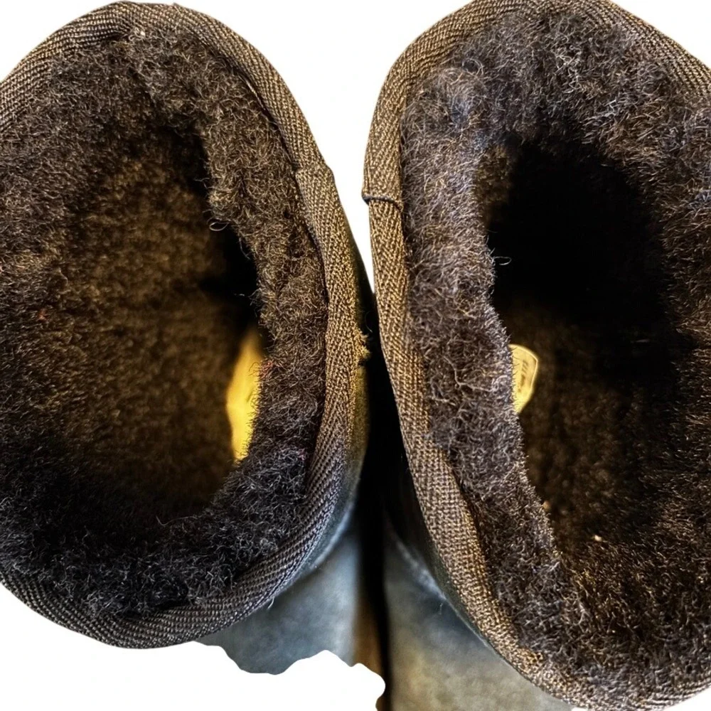 UGG Kids Classic Size 4 Short II Boots Black Suede Shearling 1017703K NEW‎